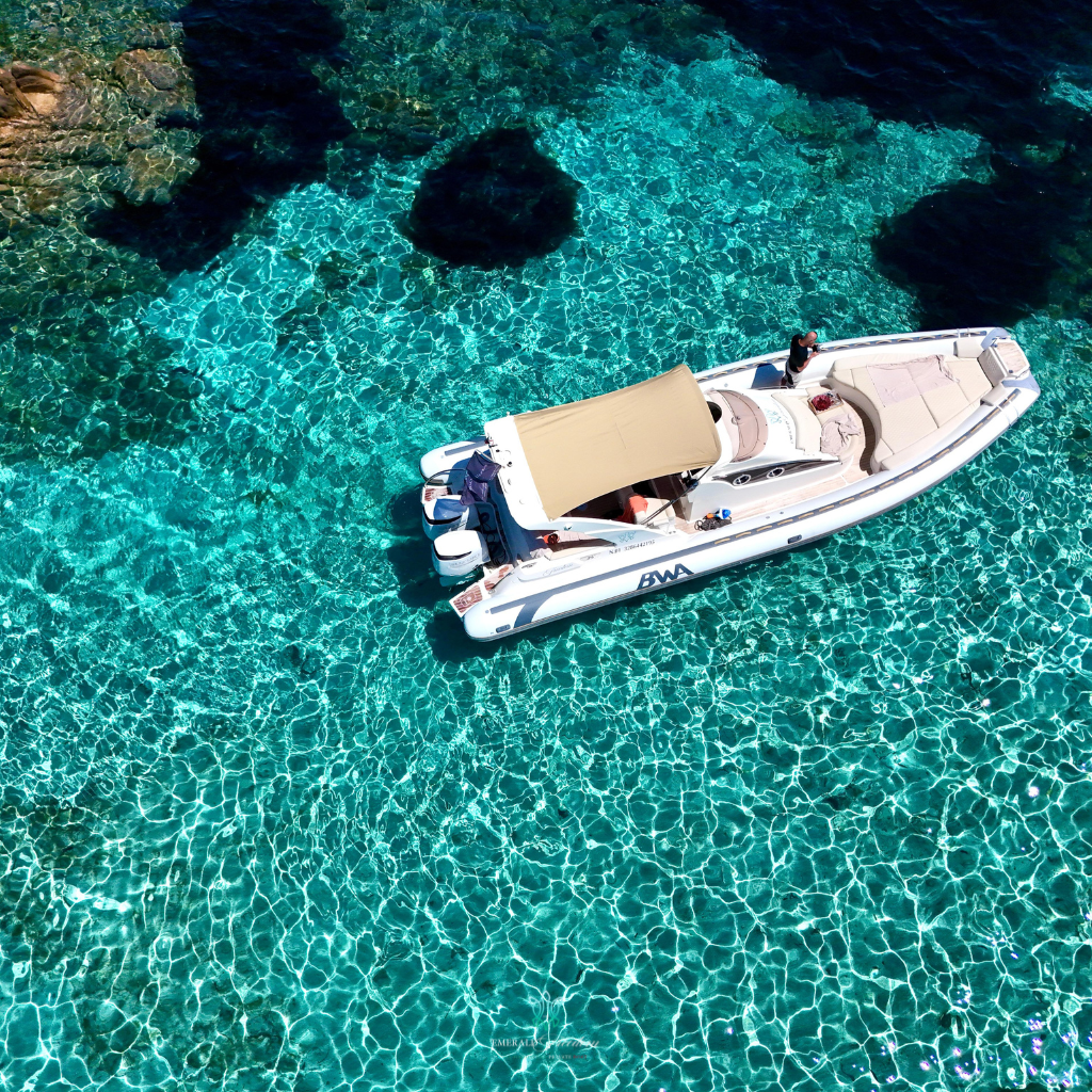 Turismo sostenibile con Emerald Freedom La Maddalena Private Boat