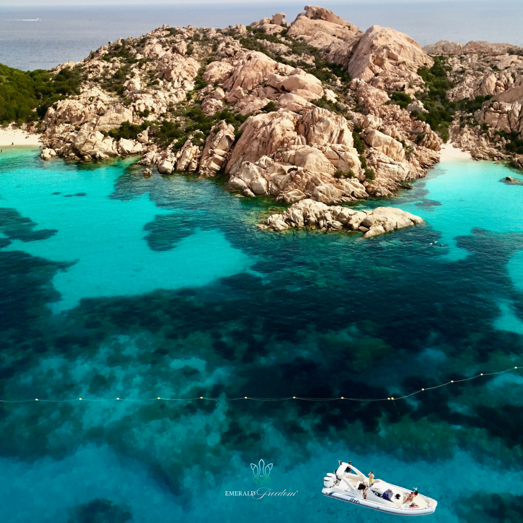 Emerald Freedom La Maddalena - tour in barca di mezza giornata